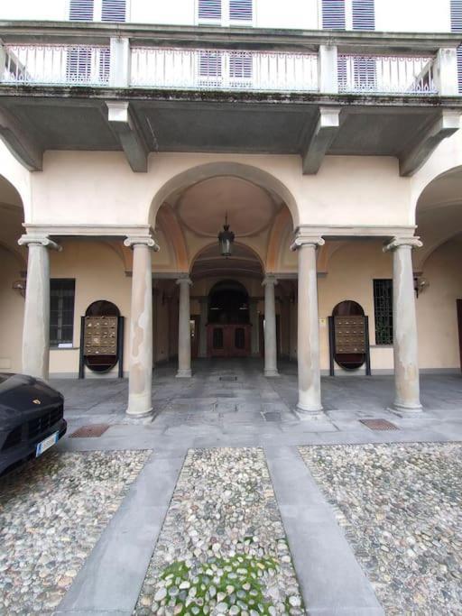 Residenza In Palazzo Storico Nel Cuore Di Бергамо Экстерьер фото